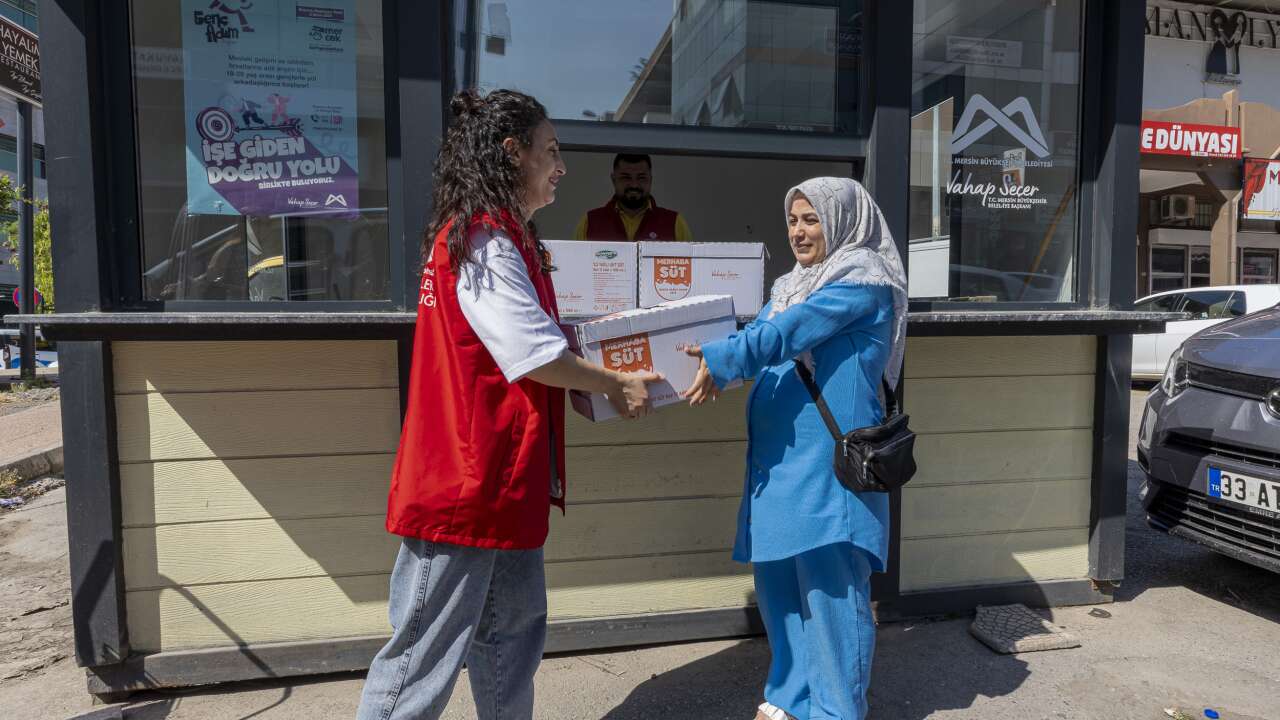 Mersin Büyükşehir'den anne adaylarına ücretsiz süt desteği