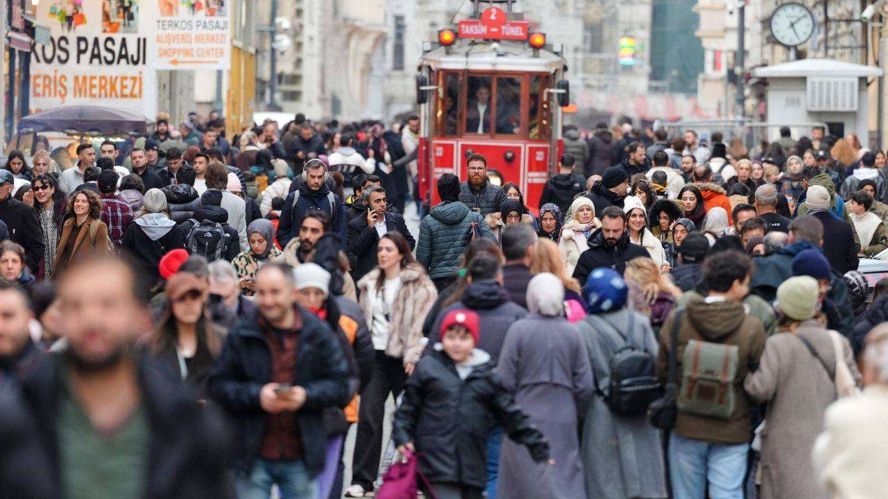 DİSK-AR: 6 ayda maaşlar eridi!
