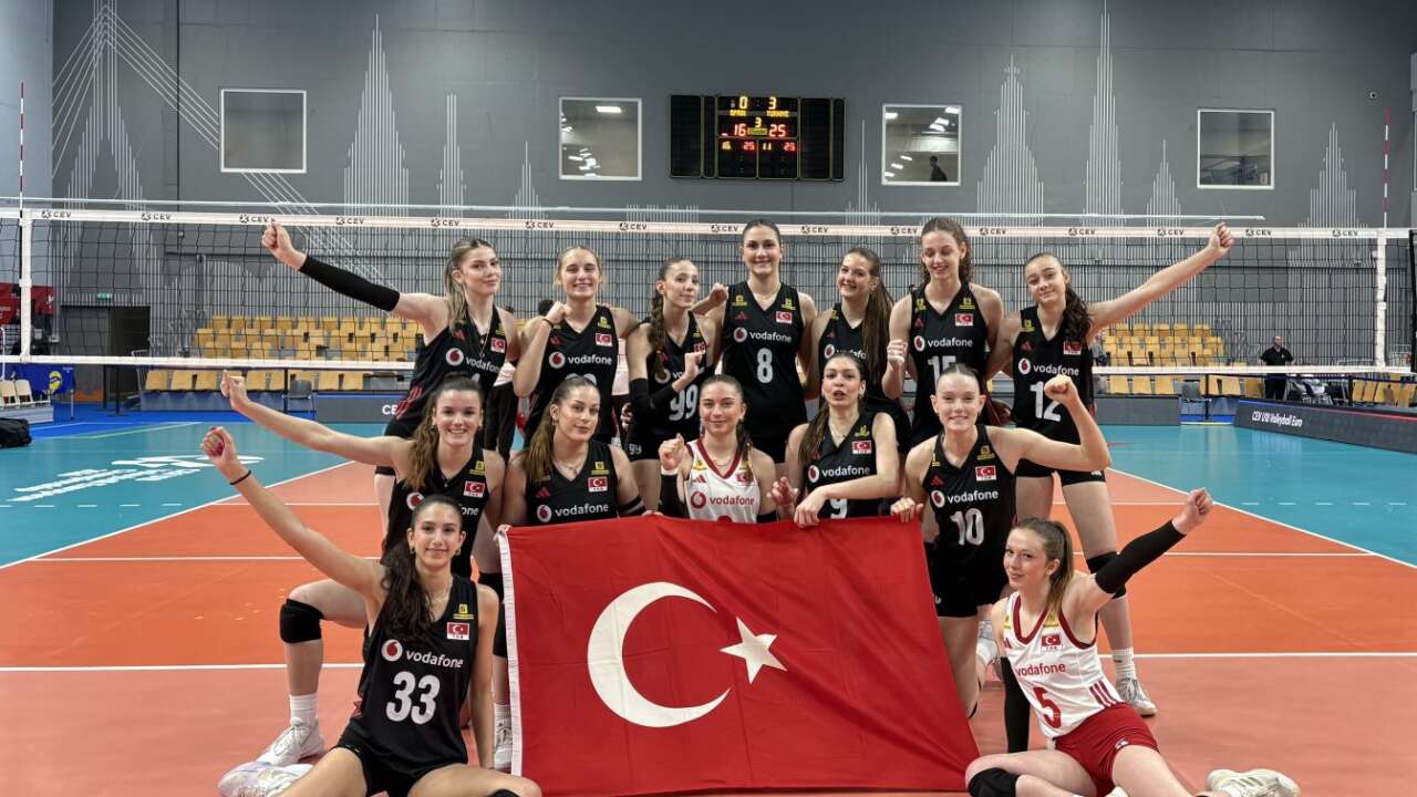 U18 Kadın Milli Takımı İspanya'yı set vermeden yendi!