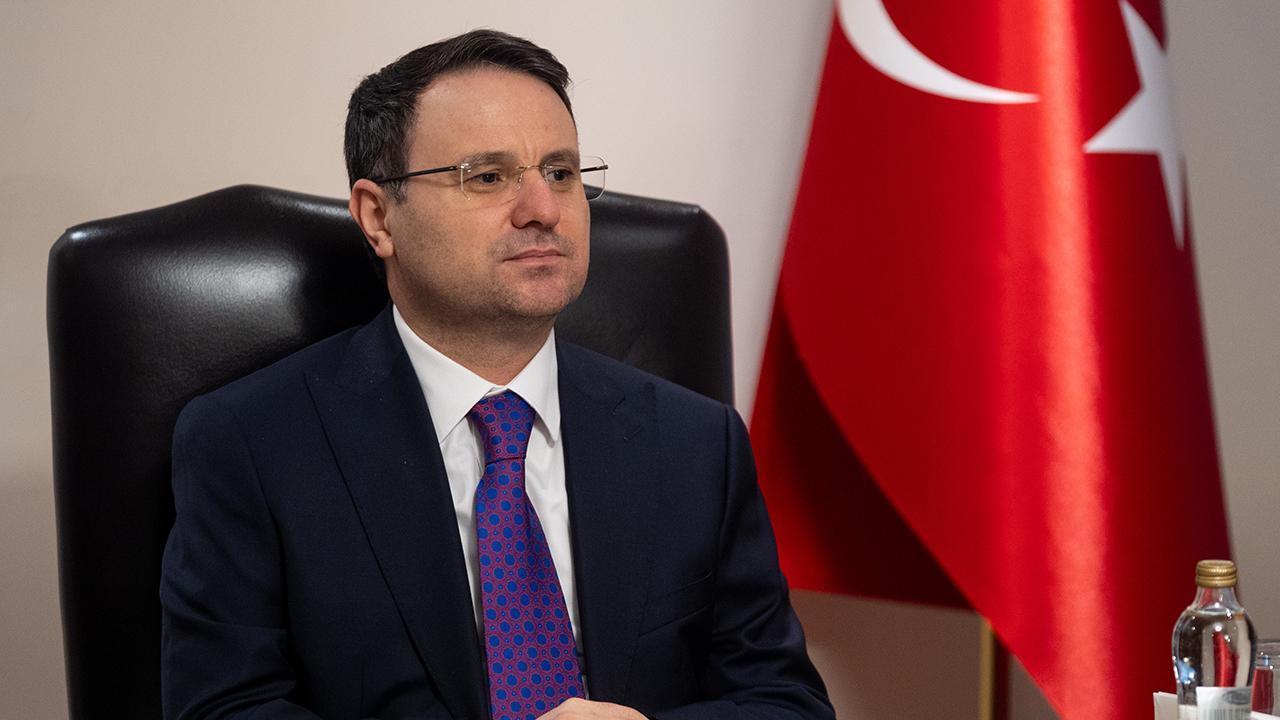 İmamoğlu adliyedeyken Akın Gürlek'ten sert çıkış: 'Kimse Türk mahkemelerine parmak sallayamaz'