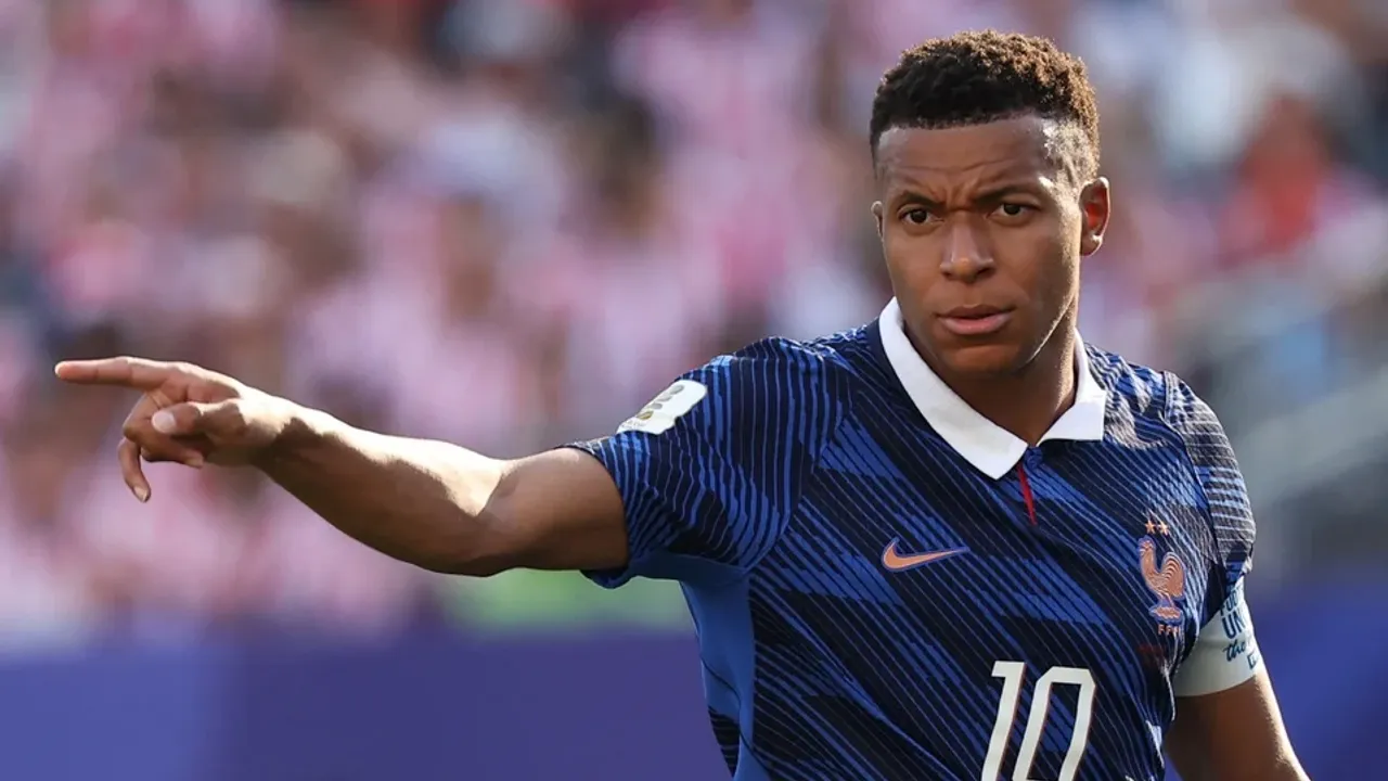 Mbappe’den ırkçı senatöre sert tepki: "Nefretinizi dünyaya yaymanıza asla izin vermeyeceğim"