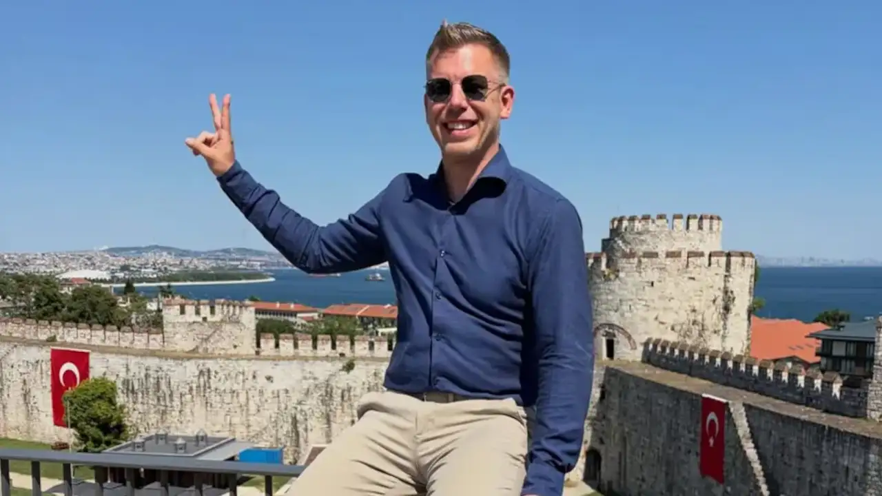 Başbakan turist gibi İstanbul'u gezdi, fotoğrafları paylaştı