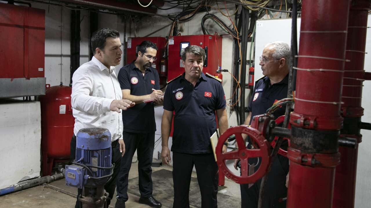 Mersin’de otellerde yangın güvenliği denetimleri sıklaştırıldı