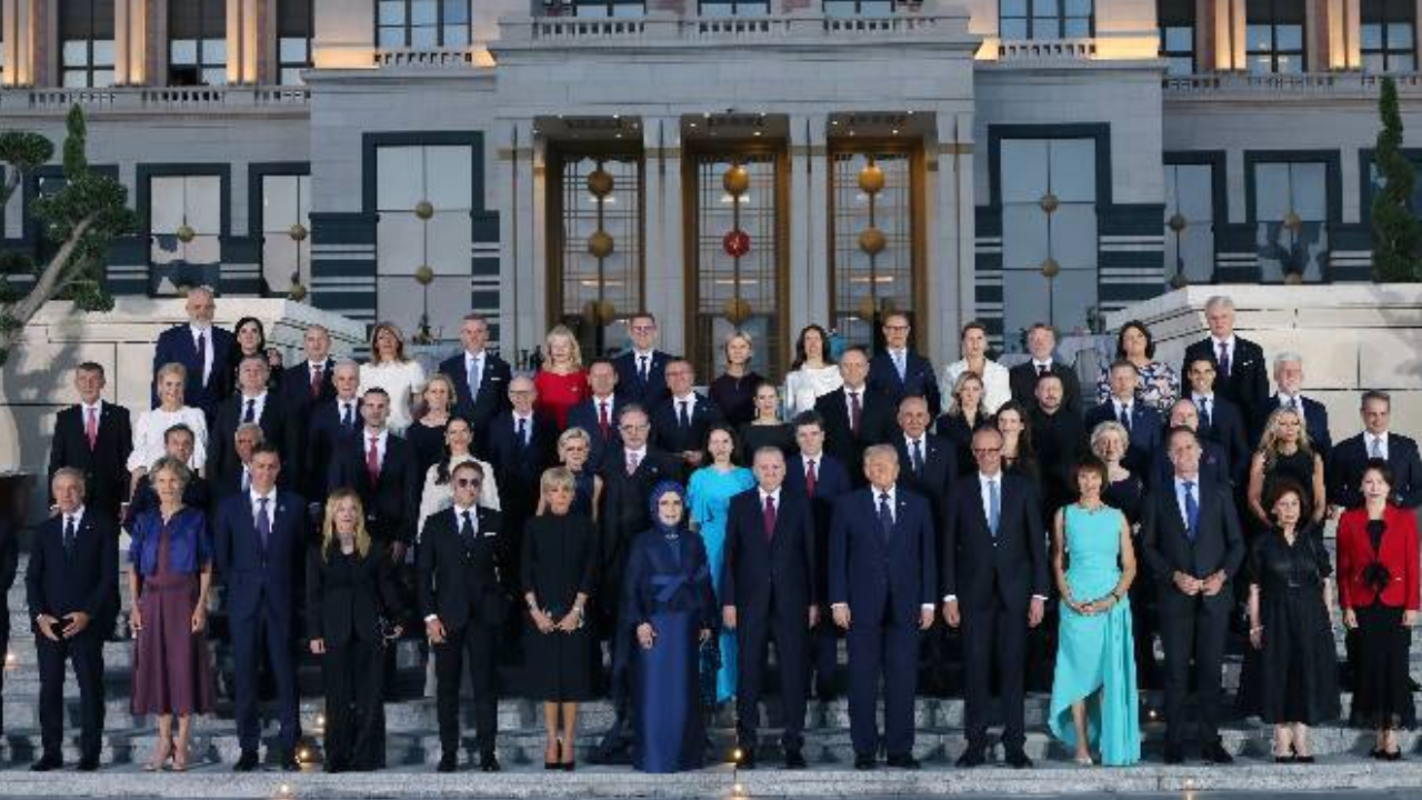 Erdoğan'dan liderler onuruna resepsiyon: 32 ülkenin liderleriyle aile fotoğrafı