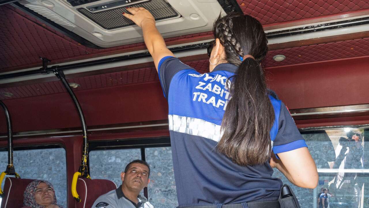 İzmir'de klima açmayan ticari araçlara ceza yağdı: Araç başı 3 bin 705 lira