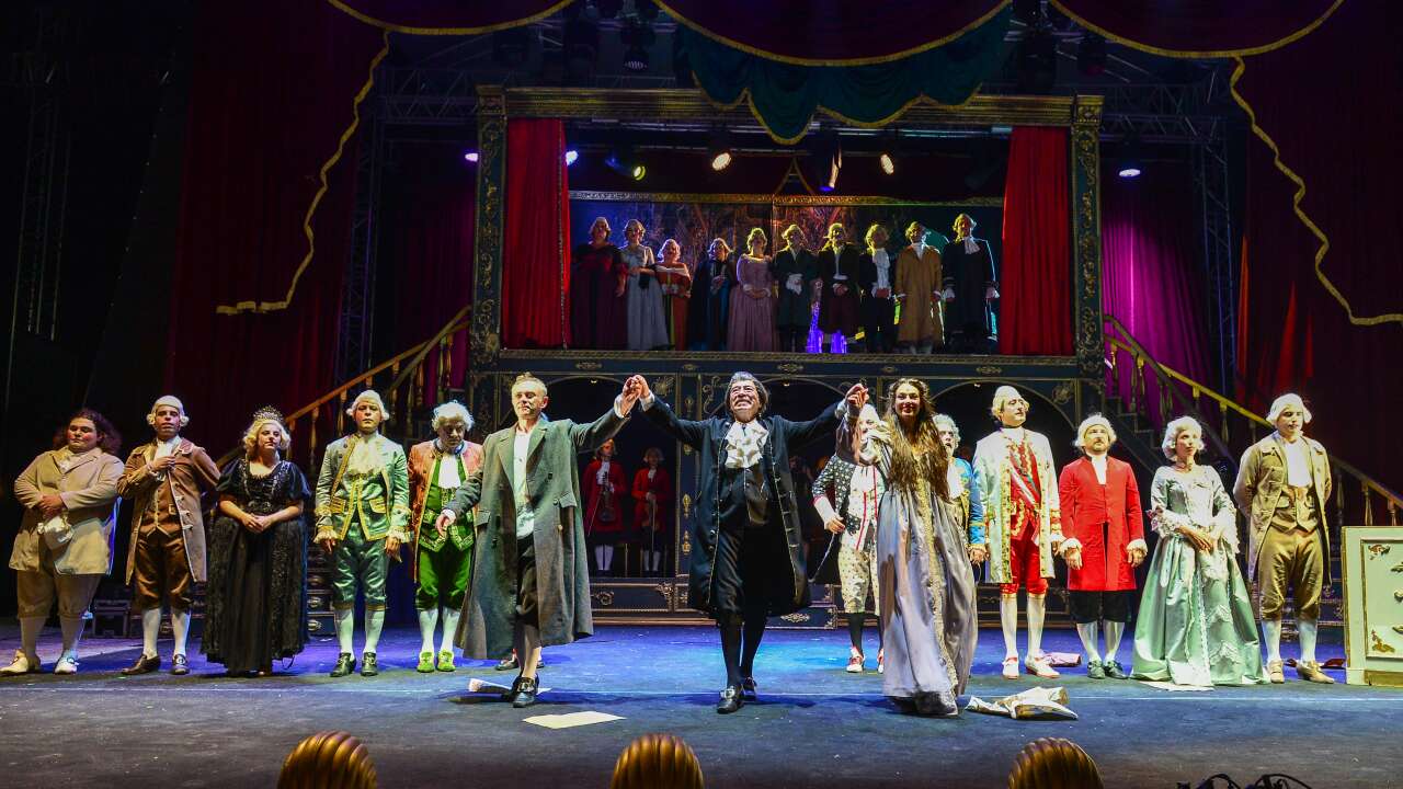 Kapalı gişe Amadeus, sezon finali için sahnede