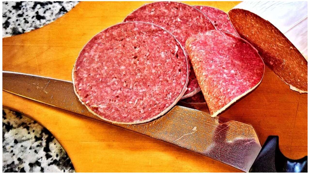 Ünlü sucuk markasında enfeksiyon! Marketlerden toplatıldı