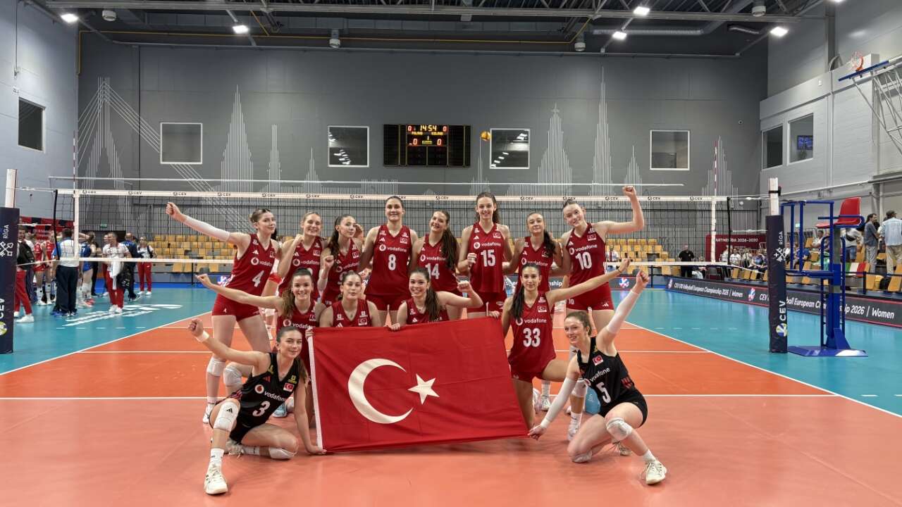 Namağlup yarı finaldeyiz!