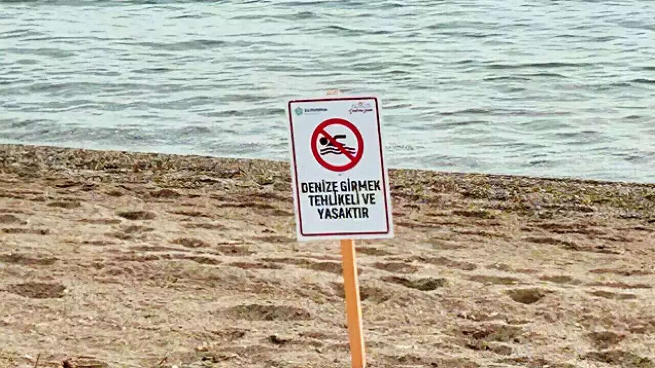 Valilik açıkladı: İki ilçede denize girmek yasaklandı