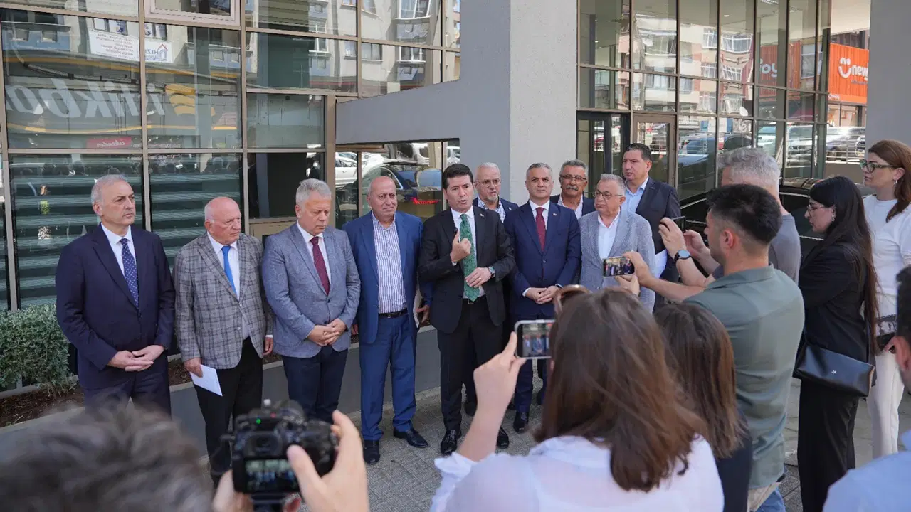 Belediye meclisinde 'hakaret' krizi: CHP grubu salonu terk etti