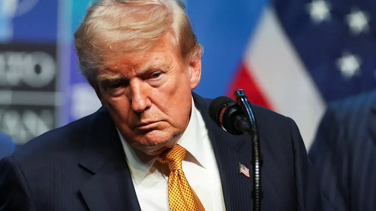 Trump ara seçimler öncesi hepsini görevden aldı