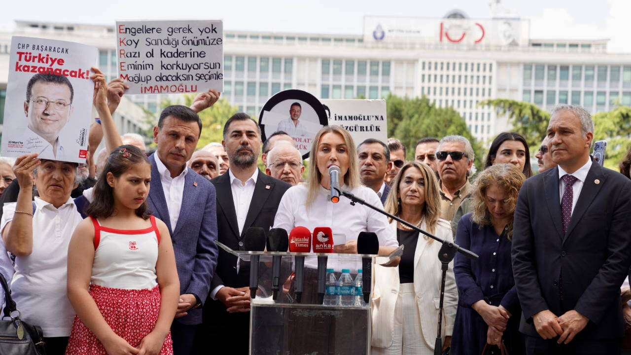 Dilek Kaya İmamoğlu: Ekrem İmamoğlu kesinlikle susma hakkını kullanmadı, susturuldu!
