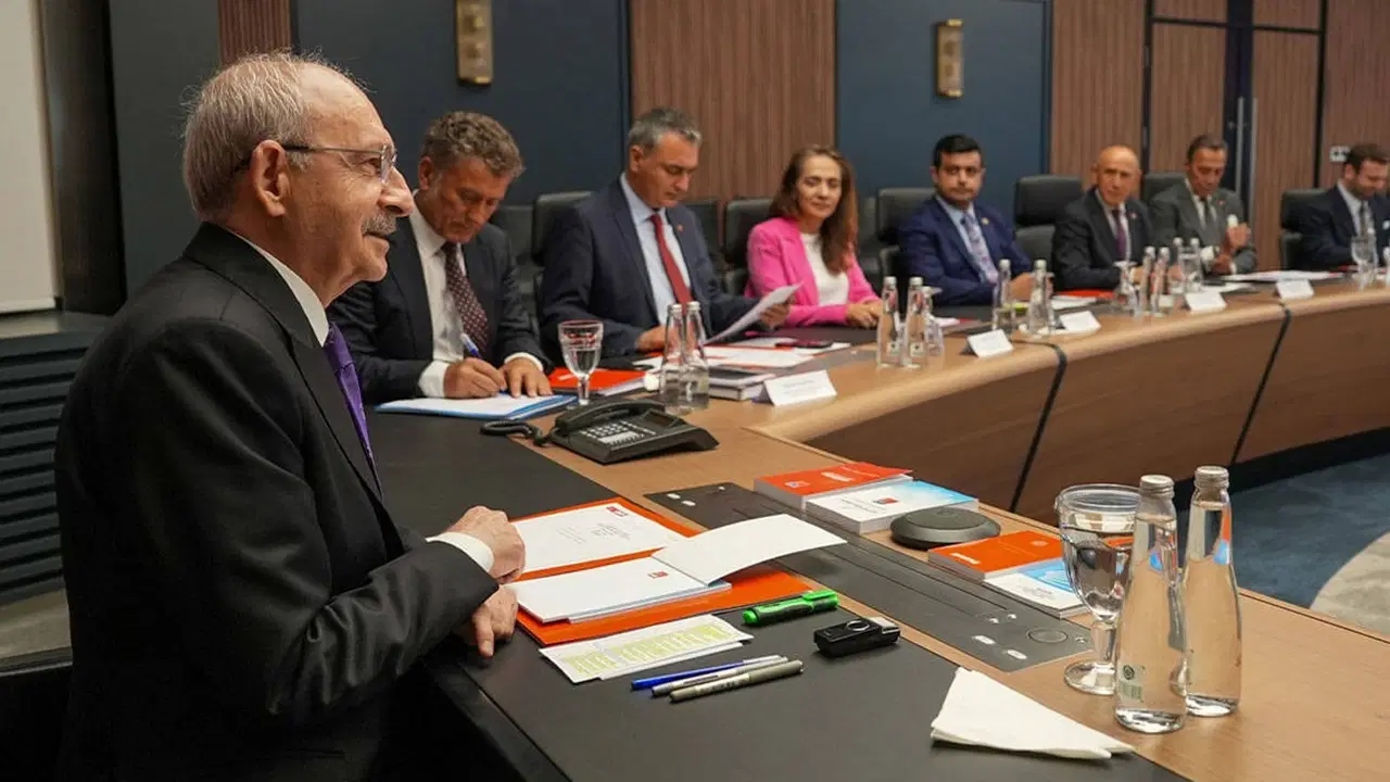 Kılıçdaroğlu MYK'sından büyük tasfiye: 7 il başkanı görevden alındı, 3 isim disiplinde