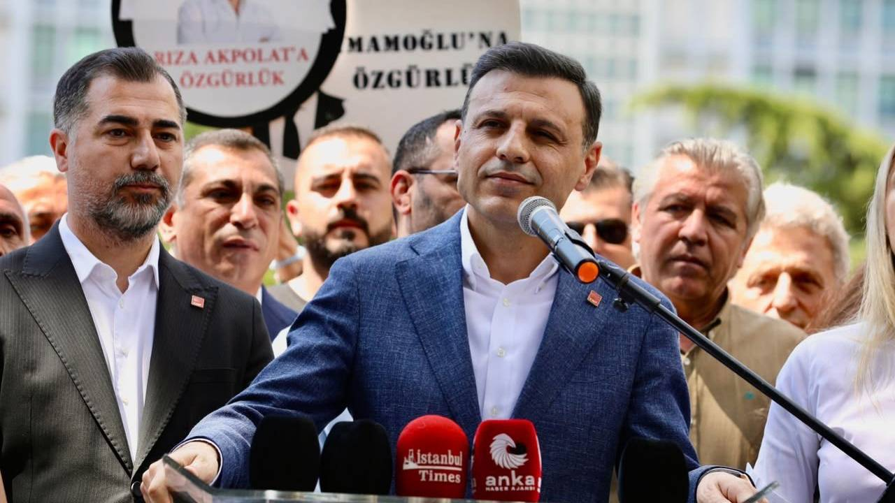 İl binasına alınmayan Özgür Çelik pazardan seslendi: 'Makamımız binalar değil, sokaklardır'