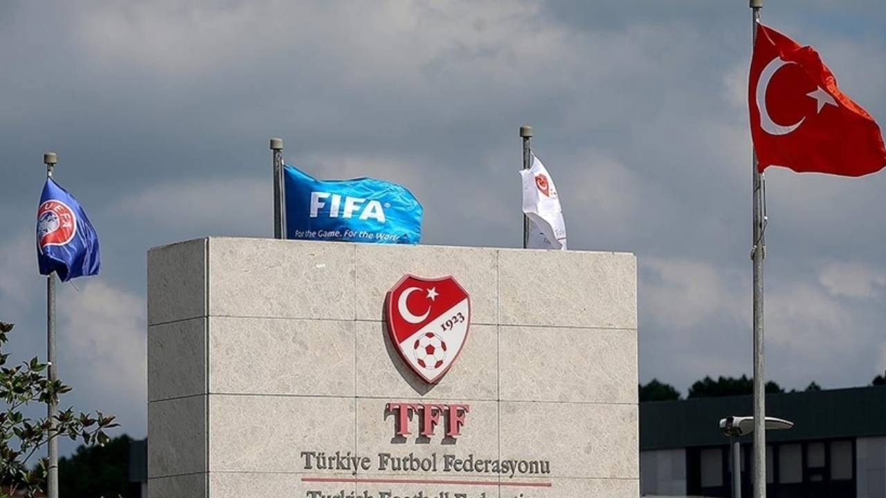 TFF açıkladı: İzmir'in köklü kulübü küme düşürüldü!