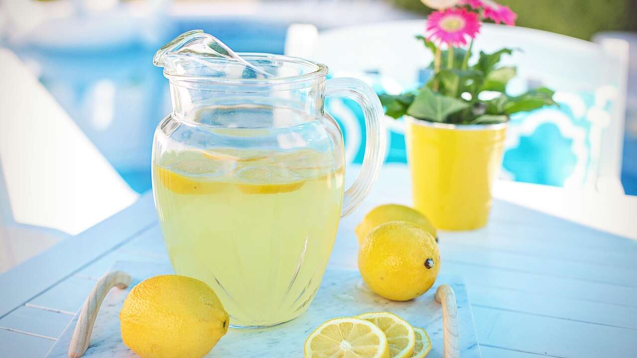 Serinlemek isterken hastalanmayın: Açıkta bekleyen limonata hastalık saçabilir