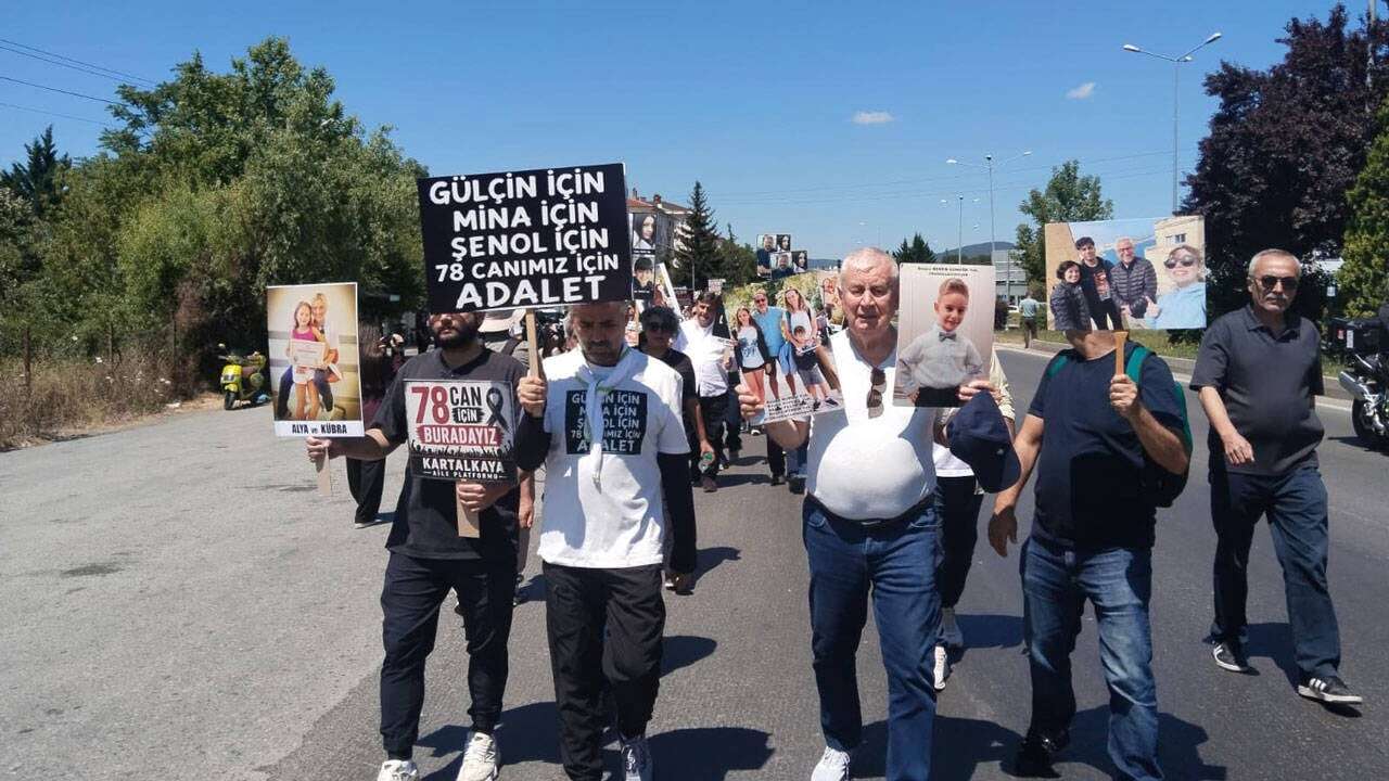 Ankara'ya adalet için yürüyenlerde son halka: Bolu Grand Kartal aileleri adalet istiyor!