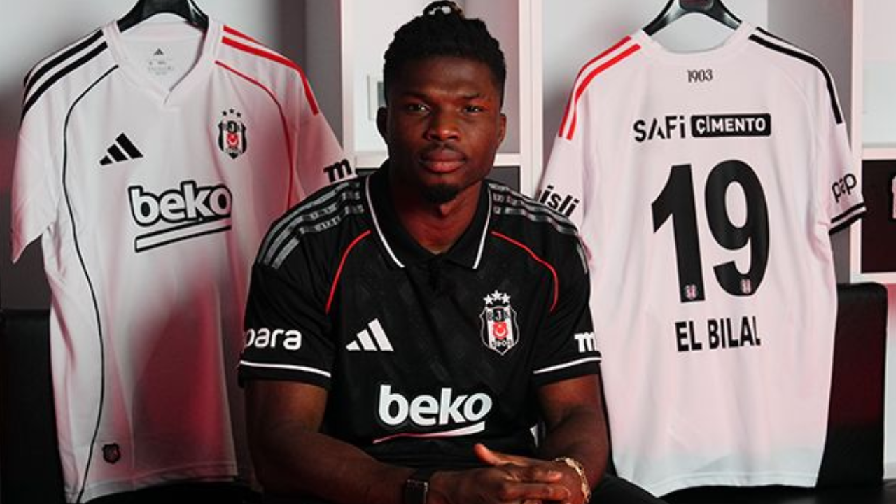 El Bilal Toure Beşiktaş taraftarıyla birbirine girdi: 'Süper starlarınızı göreceğiz'