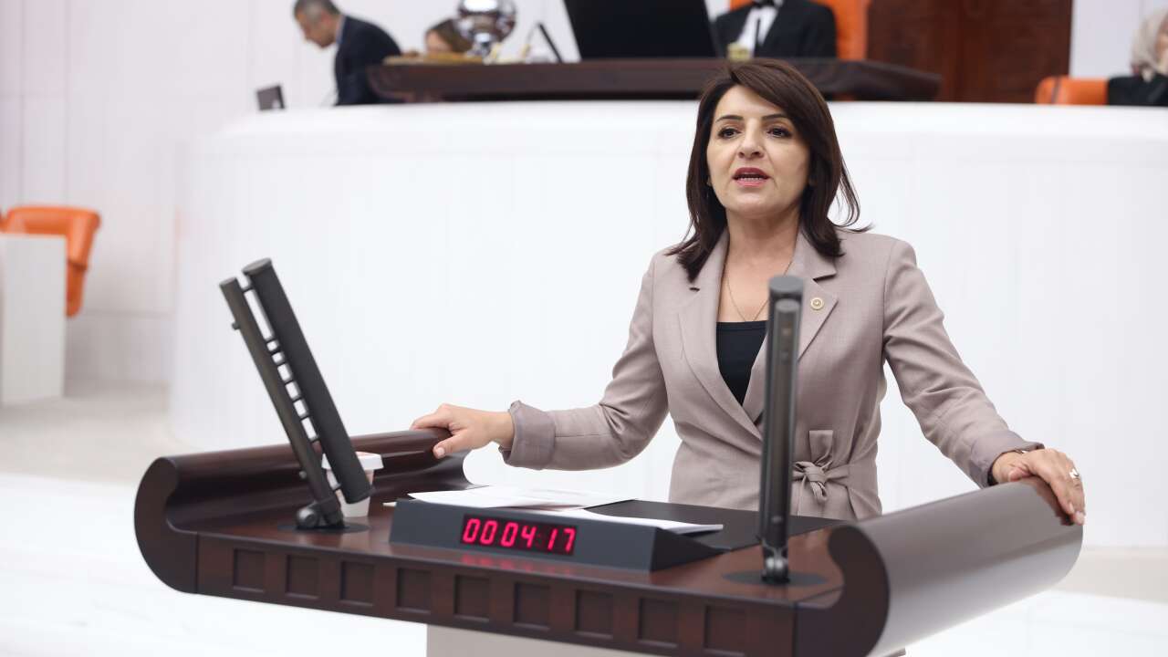 CHP'li Gülcan Kış: Çavak TOKİ'de 1.072 aile 15 aydır evini bekliyor