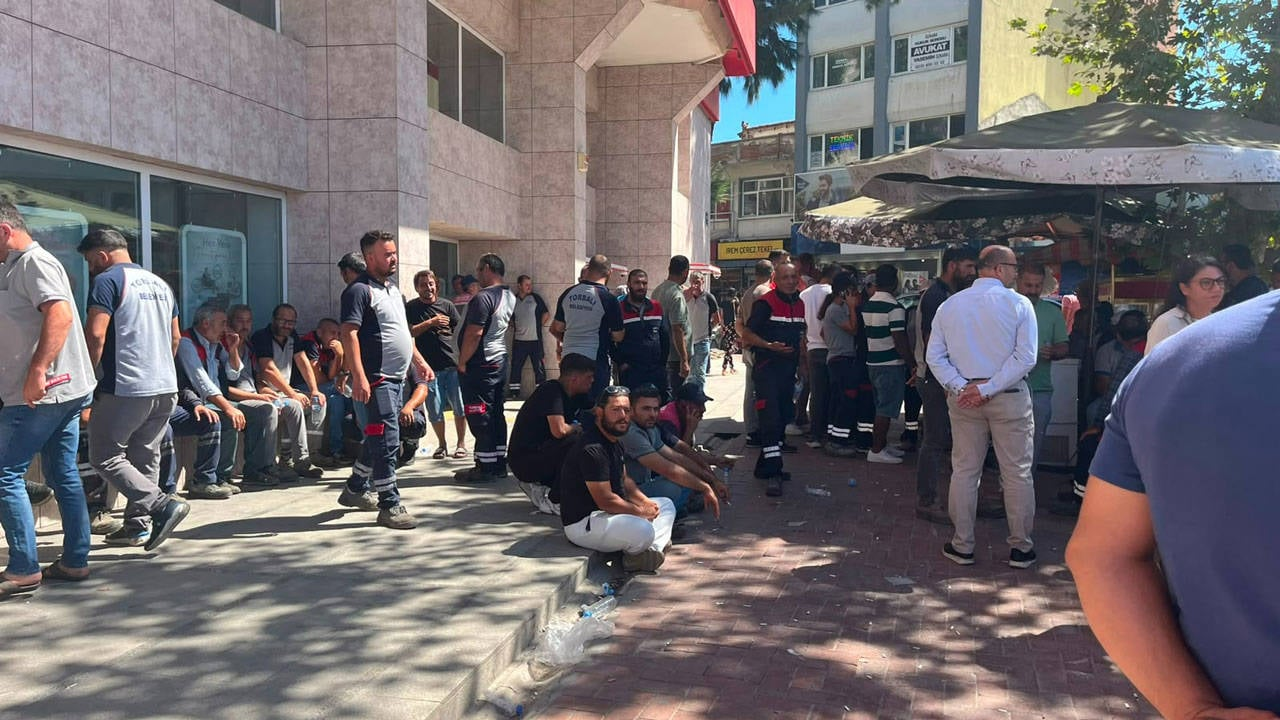 Torbalı'da belediye işçilerinden iş bırakma kararı: Haklar ödenmezse tüm birimlere yayılacak
