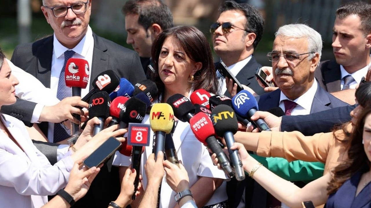 İmralı Heyeti ile AK Parti arasında gece yarısı ‘çerçeve yasa’ görüşmesi