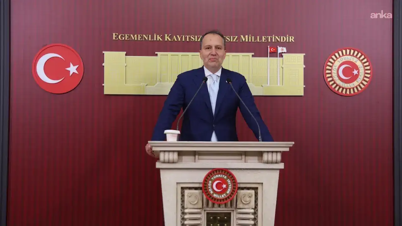 Fatih Erbakan’dan NATO Zirvesi çıkışı: Ev sahibi olarak oturduğu masadan garson olarak kalktı