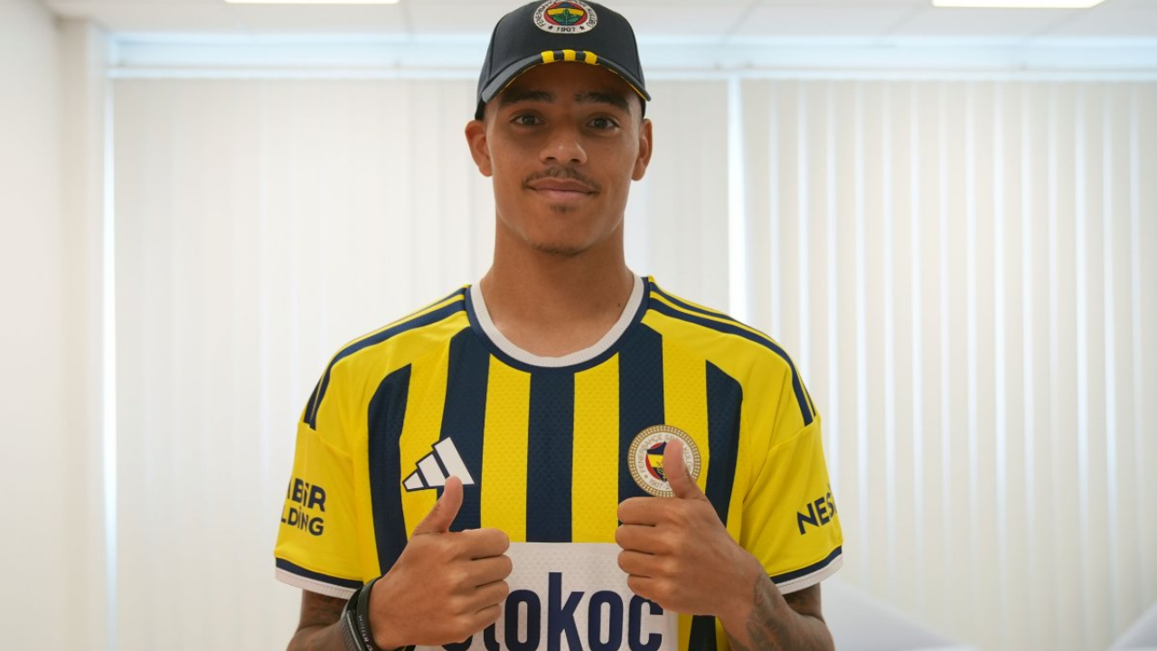 Fenerbahçe'nin yeni yıldızı Greenwood İstanbul’da: 'Bu maceraya başlamak için heyecanlıyım'