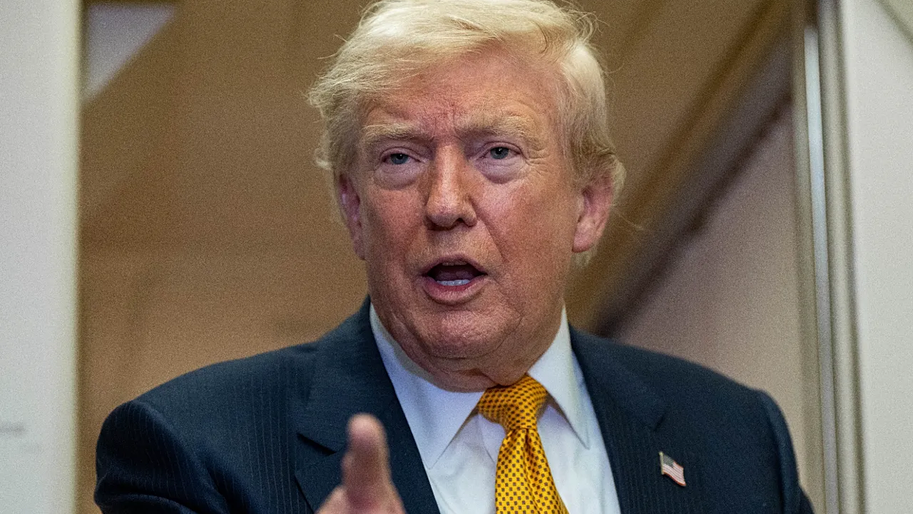 Trump eriyor: Destek oranı yüzde 37 ile dip yaptı!