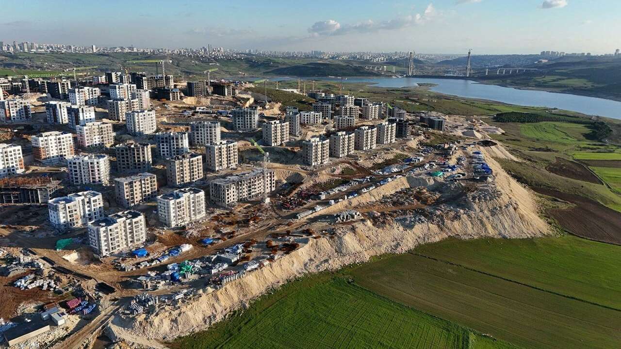 Yağmur yağdı diye sevinme…