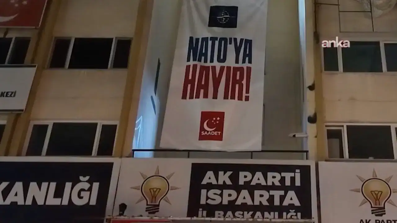 Saadet Partisi’ne 'NATO' pankartı cezası