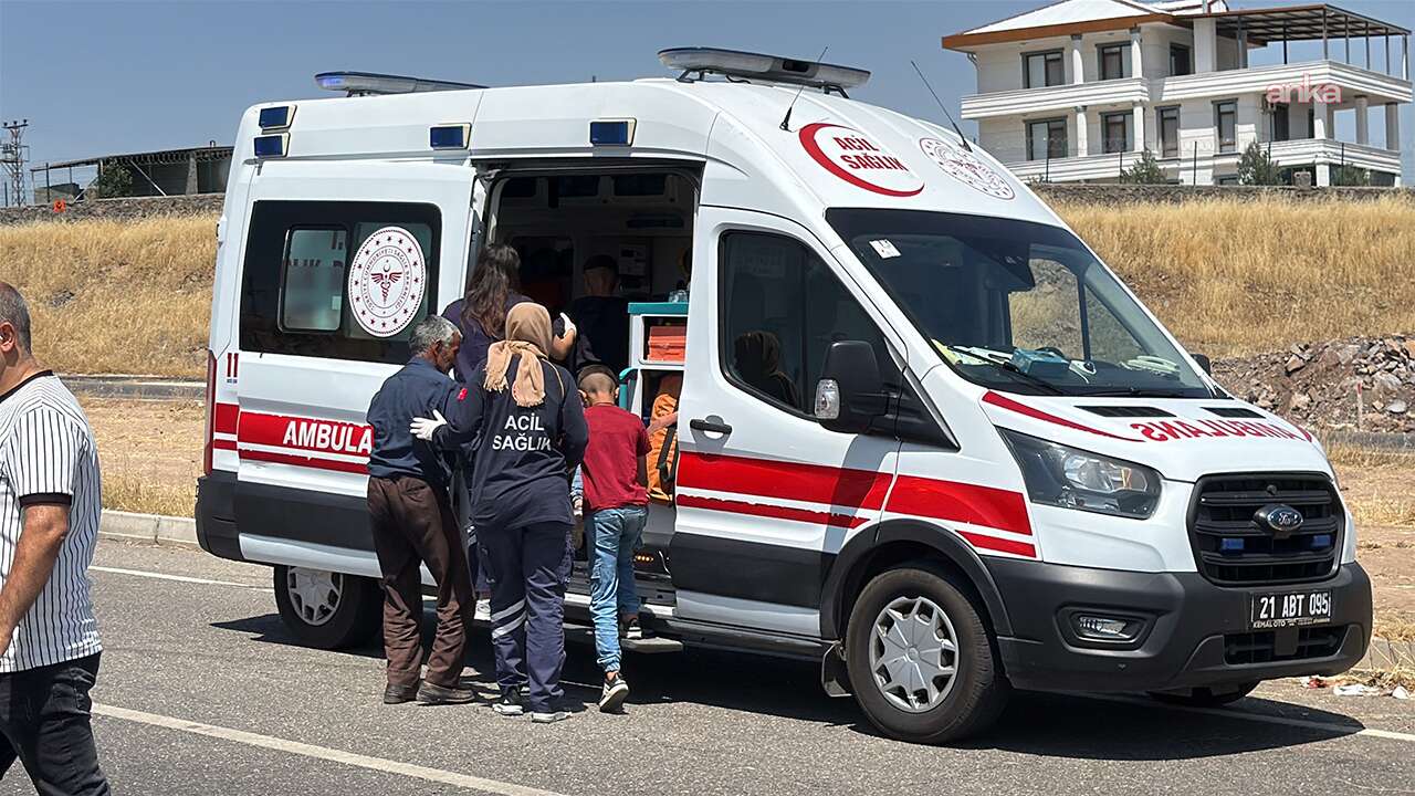 Engellileri taşıyan midibüs kaza yaptı: 19 yaralı