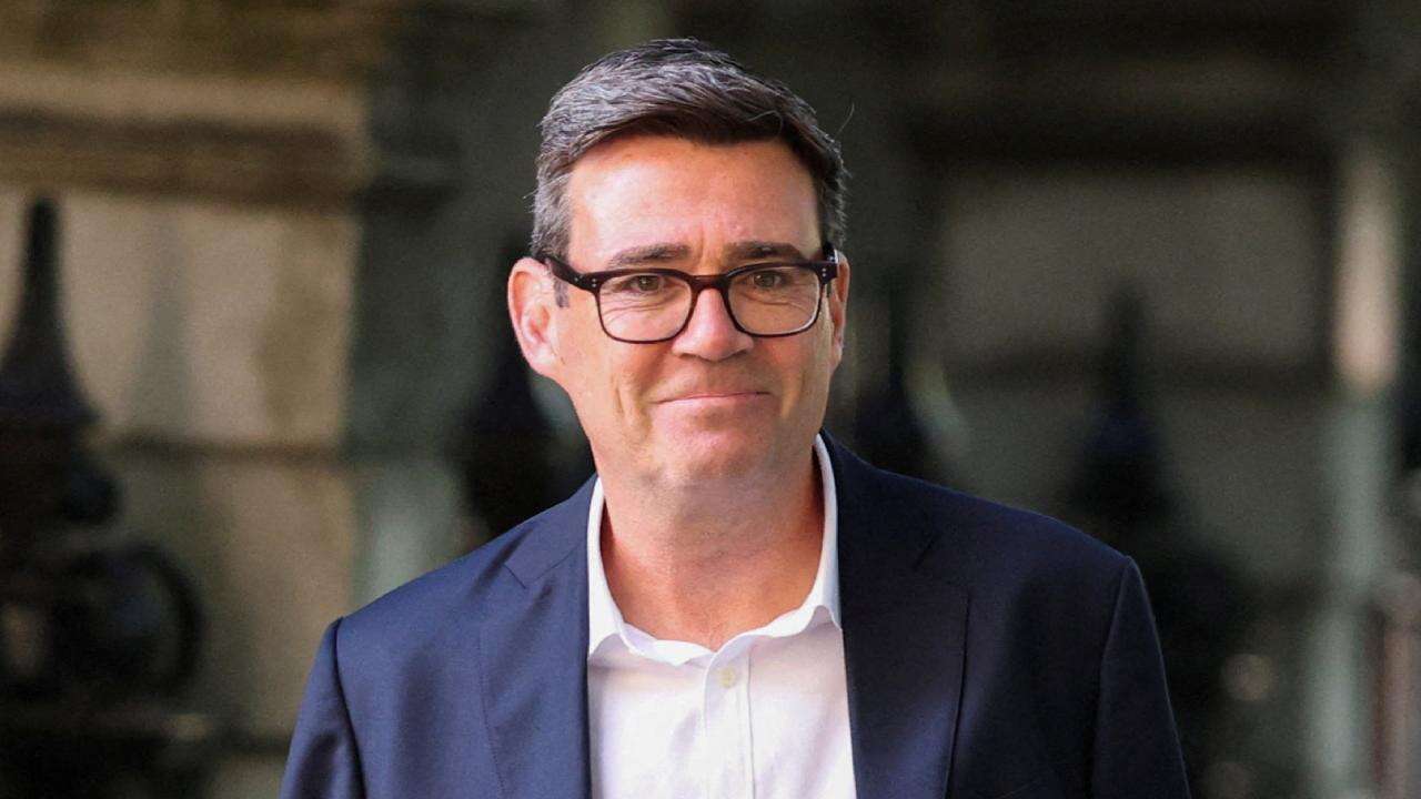 İngiltere İşçi Partisi liderliğine seçilen Andy Burnham, ülkenin yeni başbakanı oldu