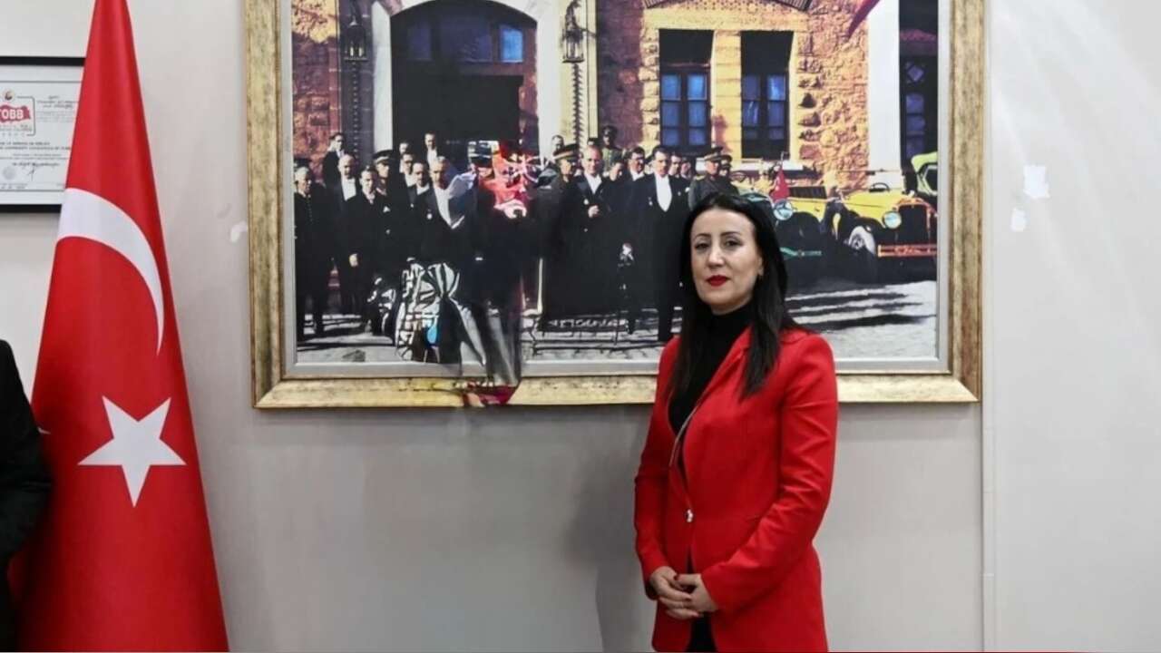 CHP Iğdır Kadın Kolları Başkanı Duygu Kılıçtek görevden alındı