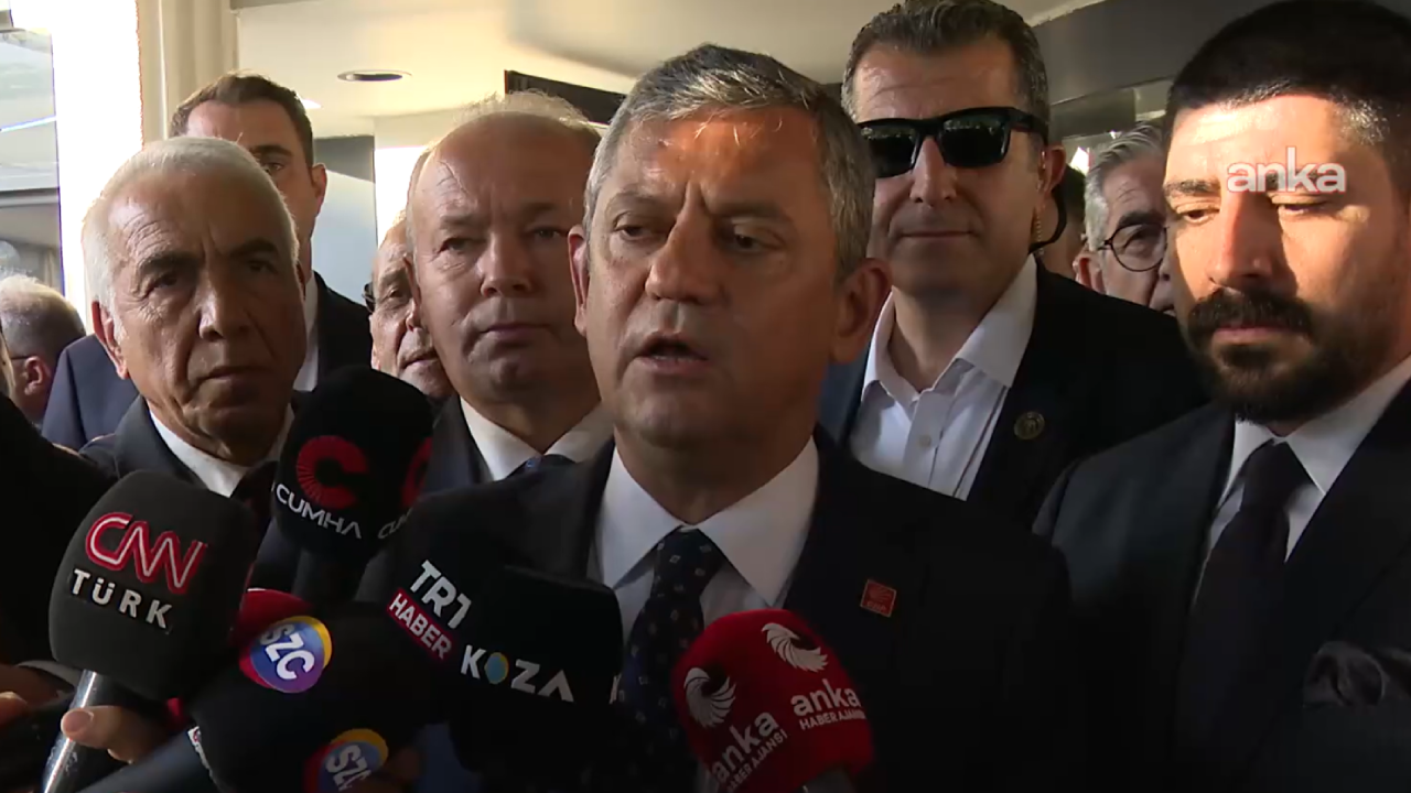 Özgür Özel 'Yeni Parti'nin yol haritasını duyurdu: 'Sadece CHP'lilerle sınırlı kalmayacak'