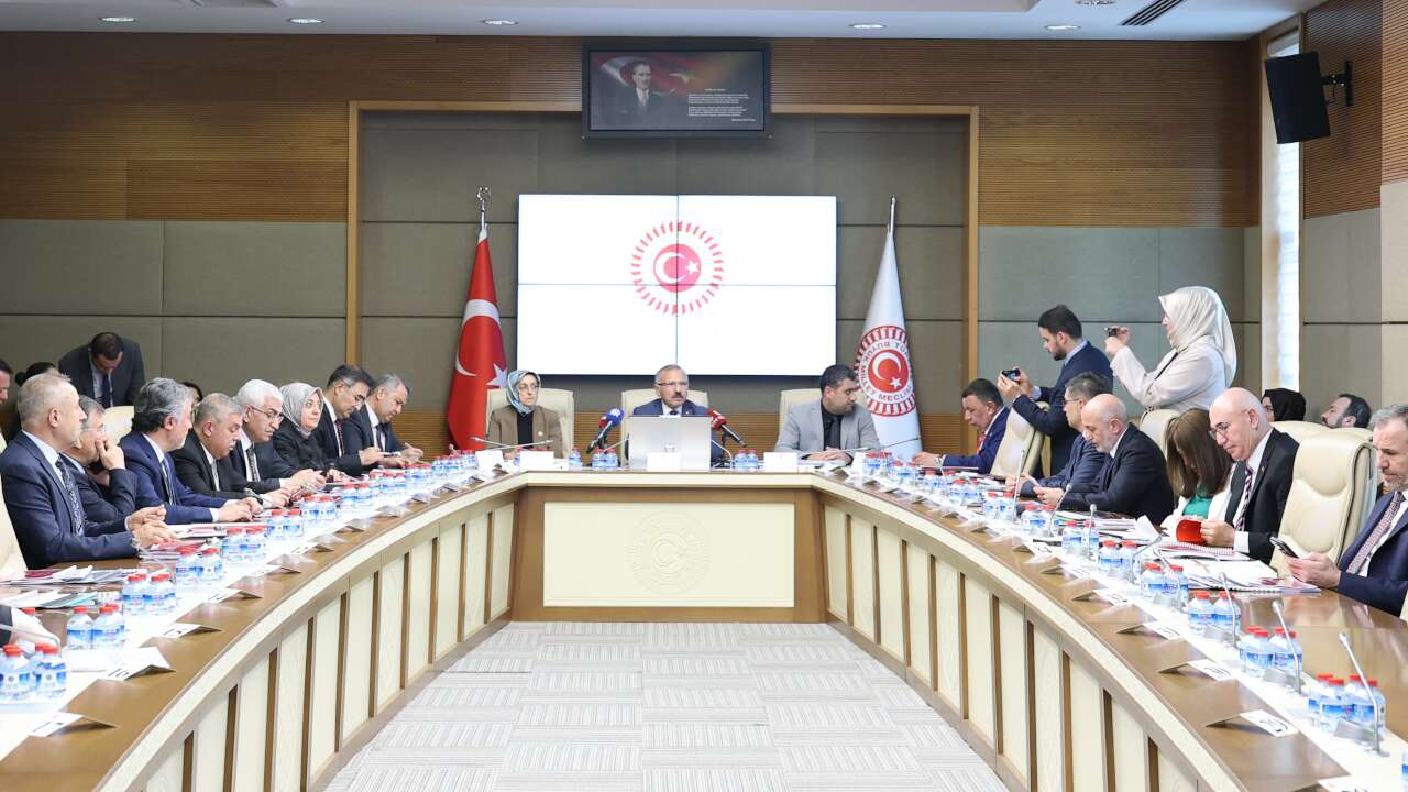 AK Parti'den Diyanet'e FETÖ eleştirisi: Çok etkili bir dil kullanılmadı, insanların kafasındaki terörist tipine uymuyor