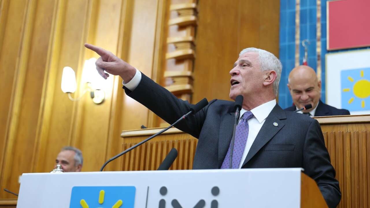 Müsavat Dervişoğlu'ndan Akar'a: Hulusi Bey sana söylüyorum sana!