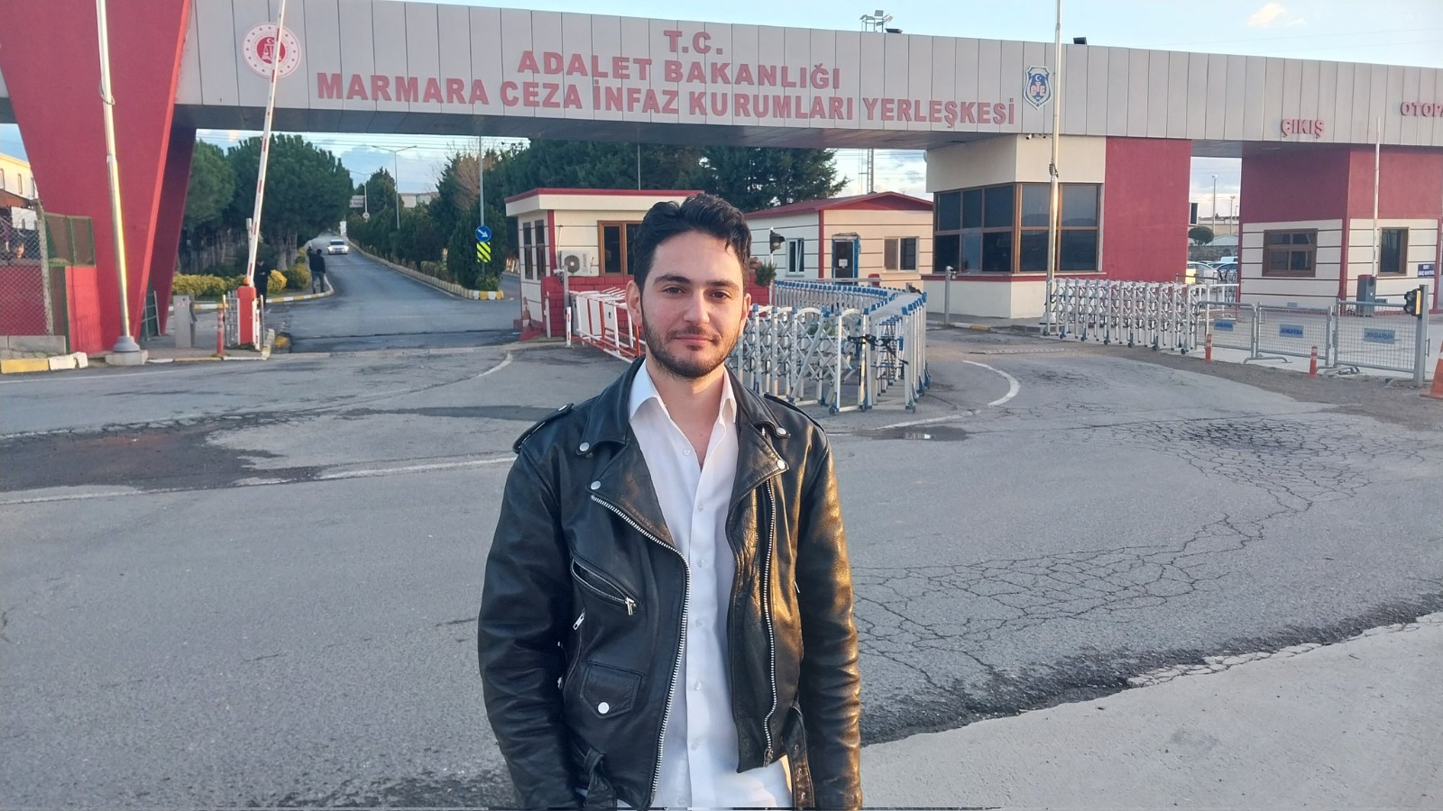 Gazeteci Furkan Karabay serbest bırakıldı