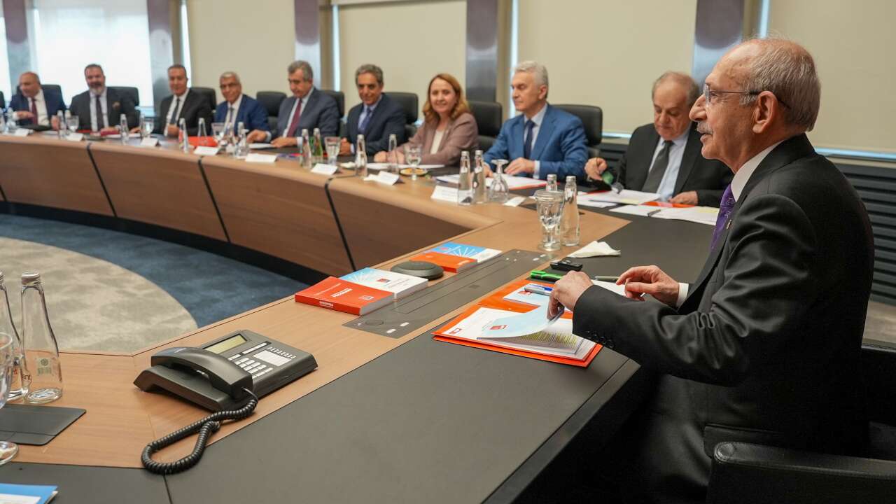 Kemal Kılıçdaroğlu istifaların ardından kurmaylarını topladı