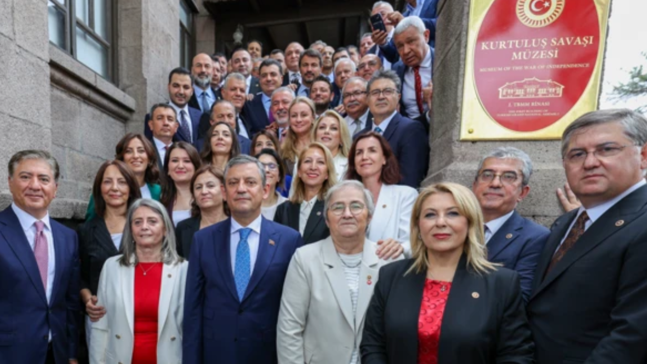 Meclis'in resmi sitesine eklendi: YENİ Parti ana muhalefet oldu, CHP 5'inci sıraya geriledi!