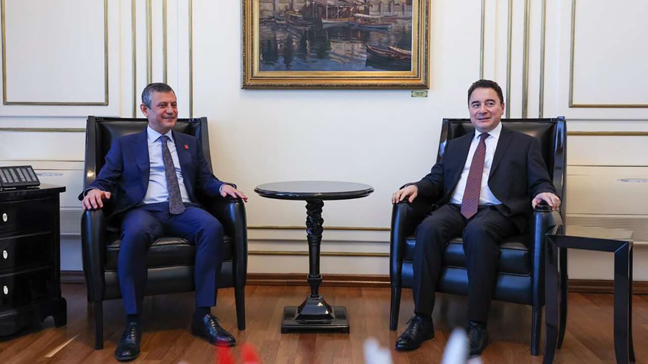 Ali Babacan'dan Özgür Özel'e tebrik telefonu