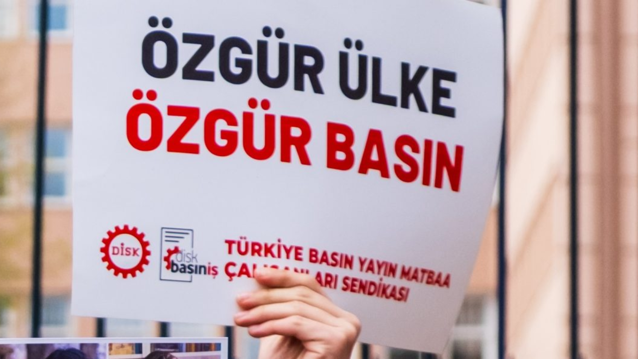 DİSK Basın-İş'ten Gürsel Tekin'e tepki: Medya hiçbir siyasi aktörün aşağılama kürsüsü değildir!