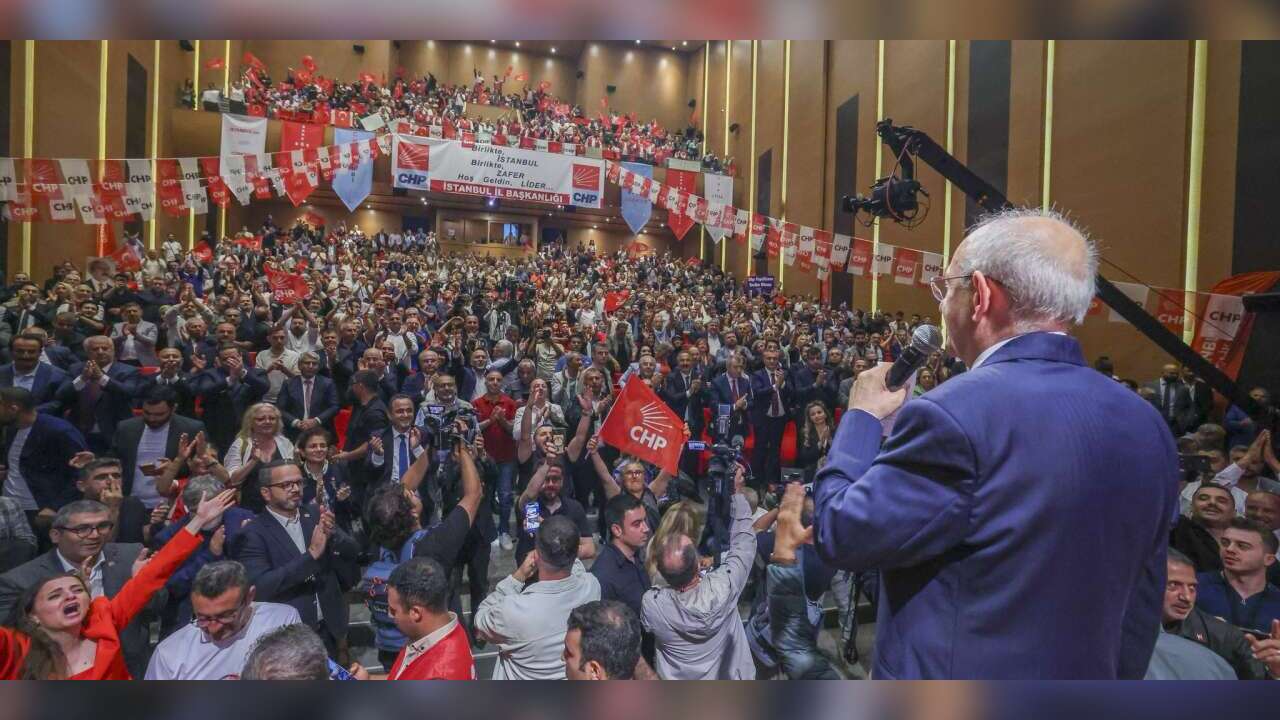 Figüran tartışmaları devam ediyor: Ahmet Hakan da topa girdi!