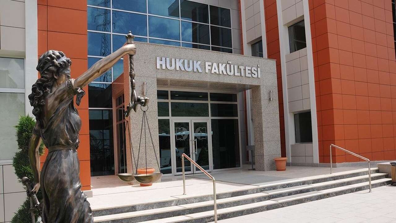 Tercih dönemi yaklaşıyor: İşte en yüksek puanlı 20 Hukuk Fakültesi