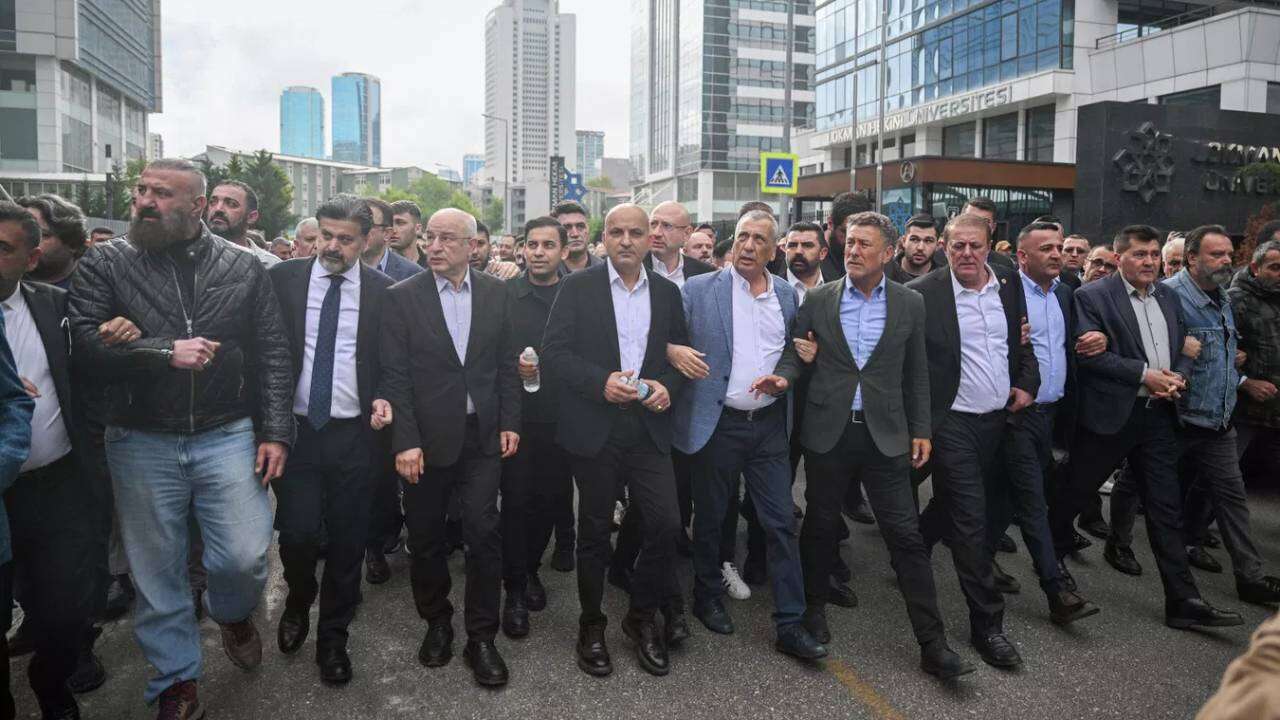 CHP’deki figüran rezaletinden sonra şimdi de bodyguard!