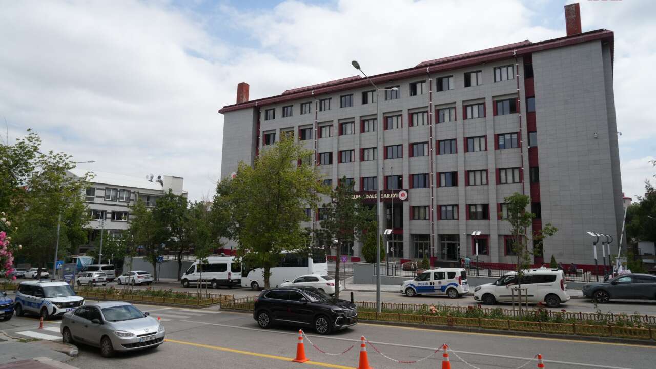 Gülistan Doku soruşturmasında gözaltına alınan 8 kişi adliyeye sevk edildi