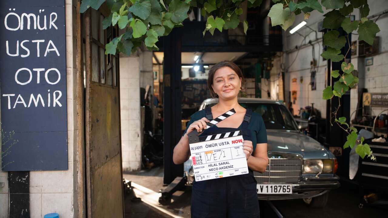 Nurgül Yeşilçay'ın yeni dizisi 'Ömür Usta' sete çıktı