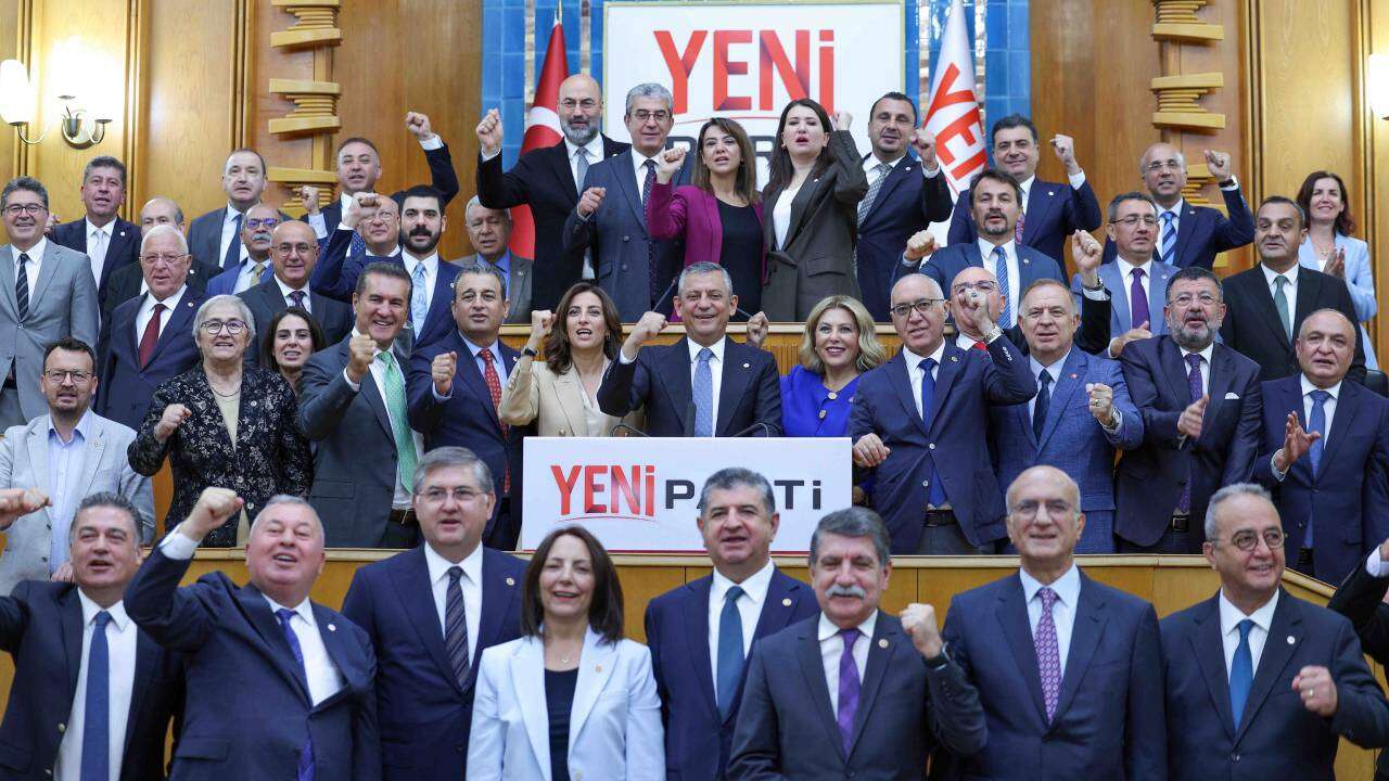 YENİ Parti Ekim ayında ilk kurultayını yapacak