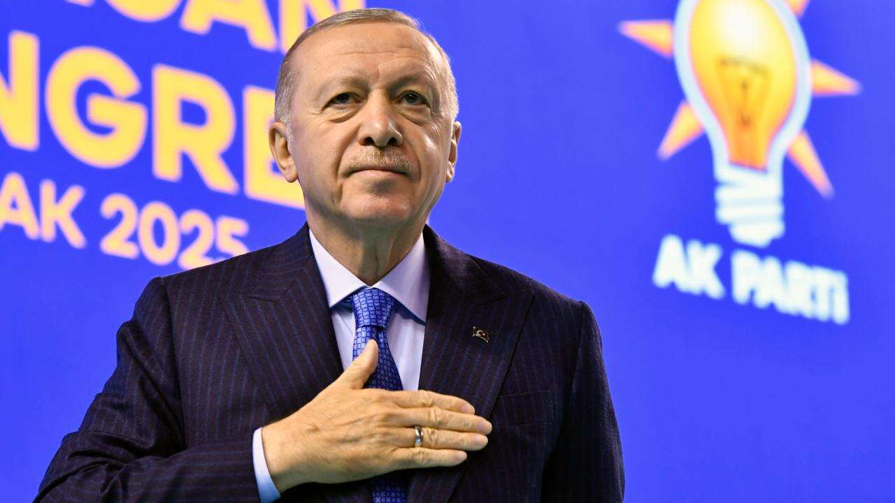AK Parti 25. yıl kutlamalarına hazırlanıyor: Miting düzenlenecek, özel şarkı bestelenecek