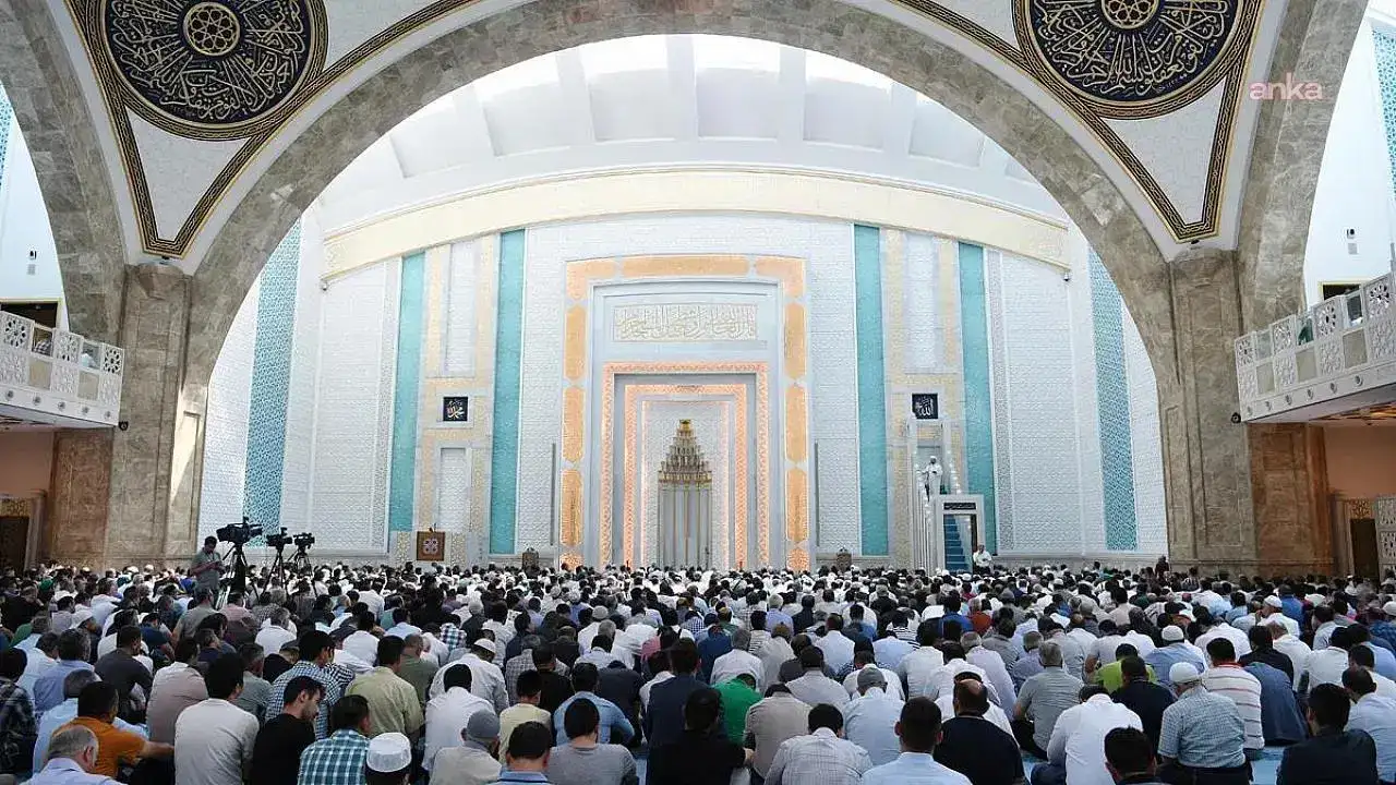 Diyanet’in cuma hutbesinden ‘çerçeve yasa’ çıktı