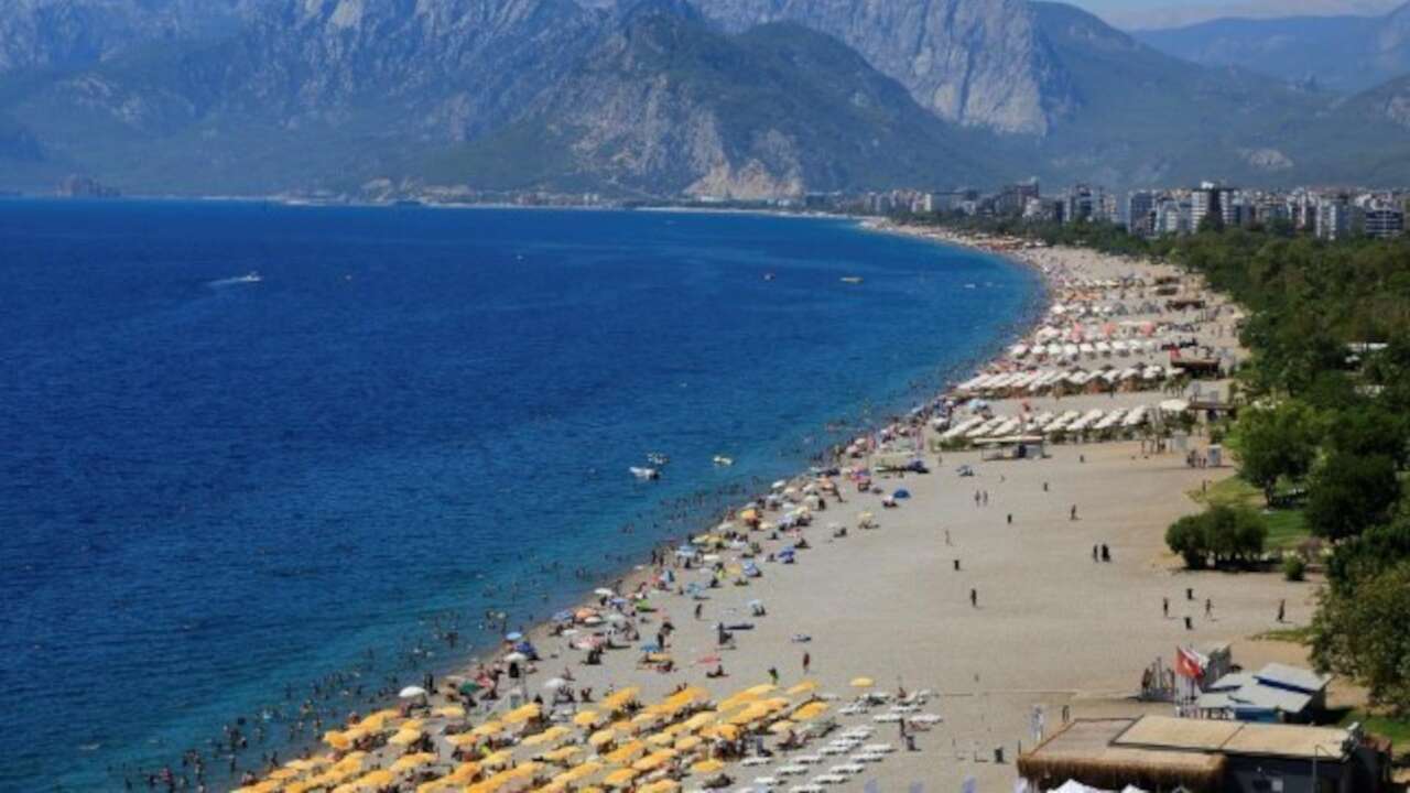 Turizm gelirleri ikinci çeyrekte düştü